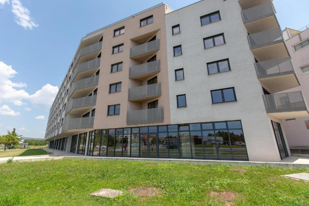 Burin Apartment Koper Ngoại thất bức ảnh